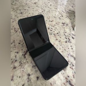 Samsung zflip phone used
